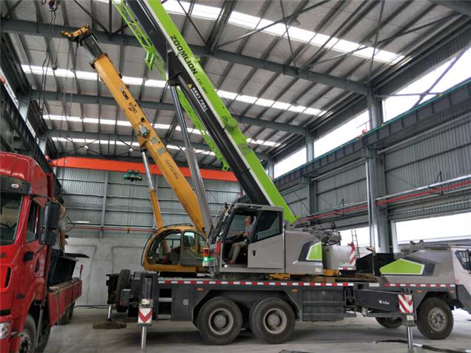 东兰县高空车出租需要注意哪些安全事项？