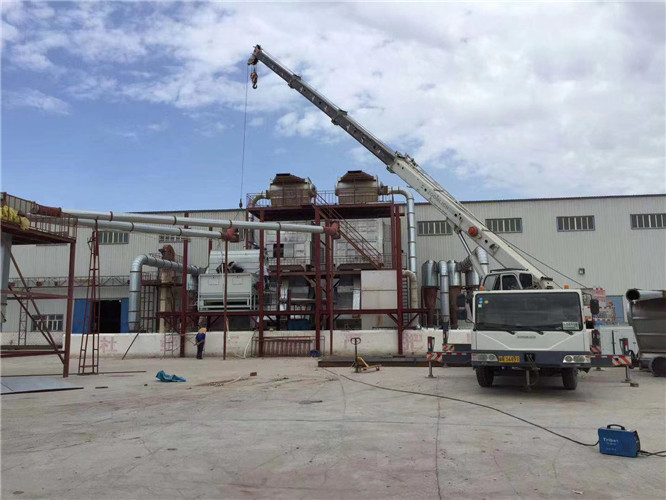 东兰县“手脚齐动”—— 吊车的 “协同作业” 技术